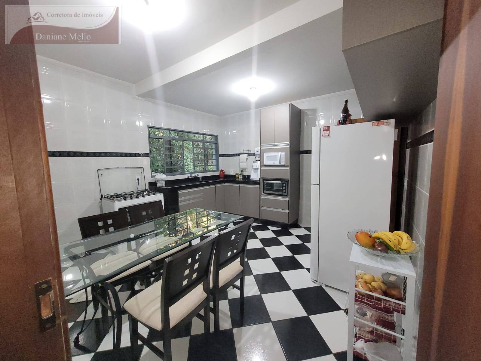 Casa à venda e aluguel com 3 quartos, 311m² - Foto 11