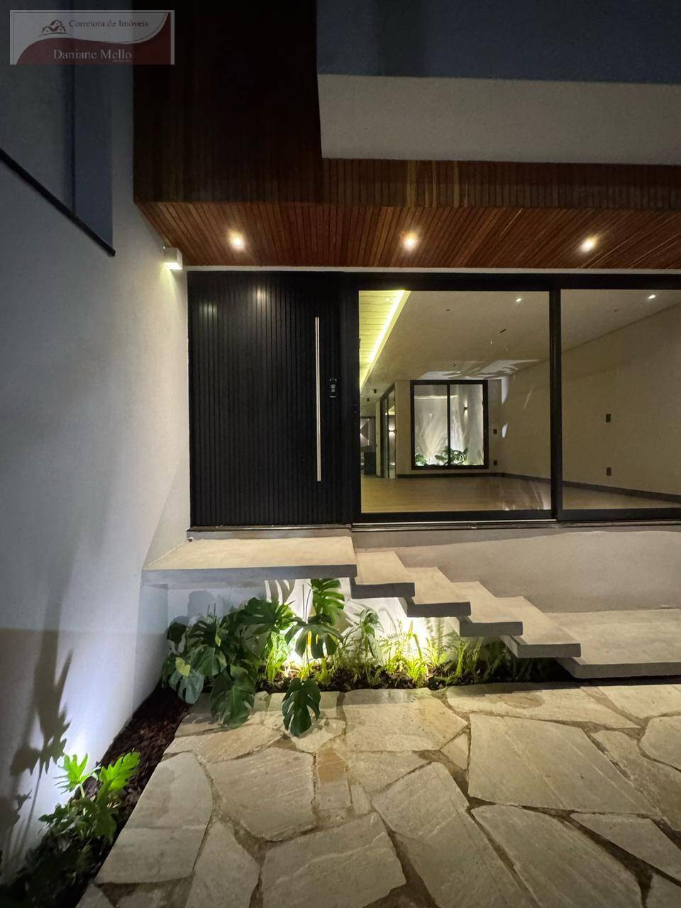 Casa, 3 quartos, 211 m² - Foto 2